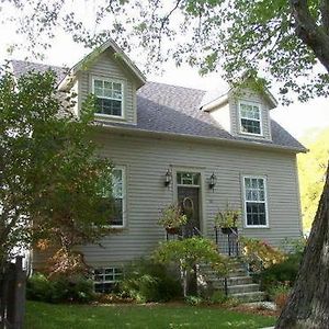 Antique Slumber Old Town Bed & Breakfast